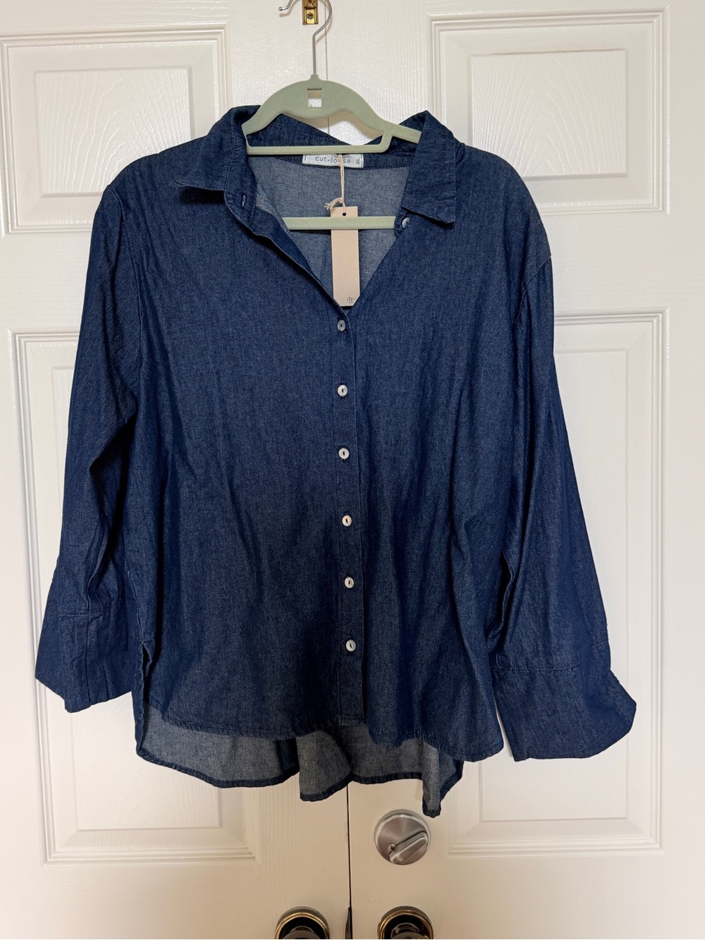 NWT CUTLOOSE BUTTON DOWN DENIM BLOUSE